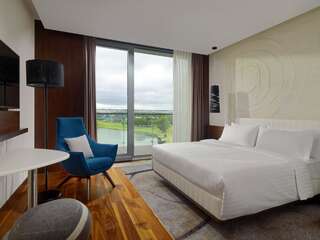 Отель Minsk Marriott Hotel Минск Классический номер с 1 кроватью размера «king-size» и видом на реку-2
