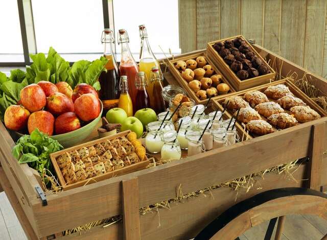 Отель Minsk Marriott Hotel Минск-9